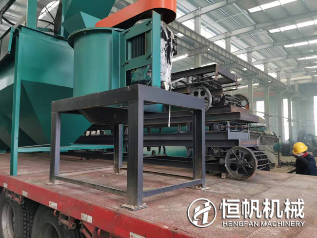 有機(jī)肥設(shè)備選購(gòu)訂貨須知(圖1) 有機(jī)肥設(shè)備裝車發(fā)貨