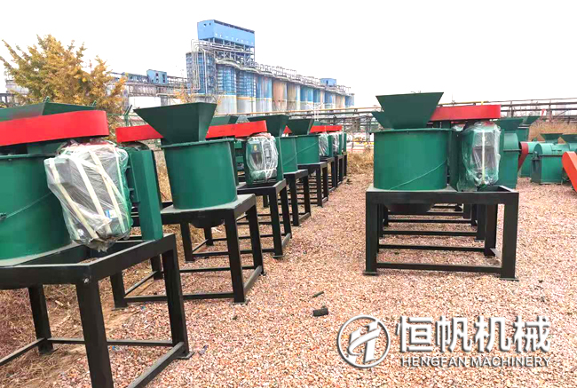 有機肥料生產(chǎn)設備哪家好?鄭州恒帆機械值得您的信賴(圖2) 有機肥粉碎機