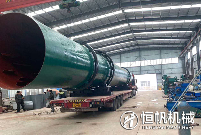 貴州年產十五萬噸雞糞有機肥生產設備發貨與安裝現場(圖1) 貴州年產十五萬噸雞糞有機肥生產設備