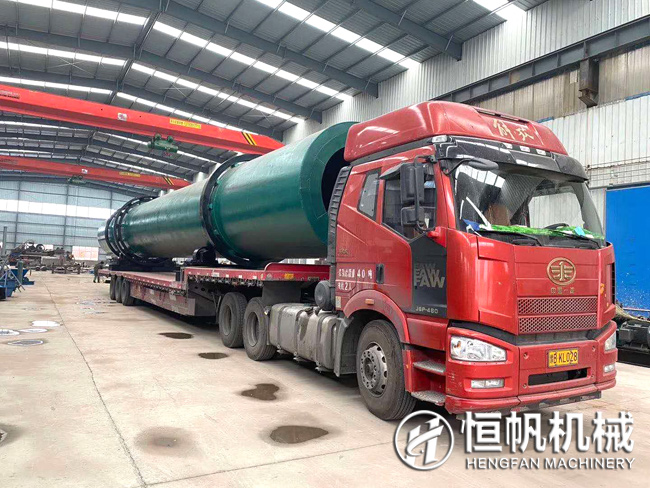 貴州年產十五萬噸雞糞有機肥生產設備發貨與安裝現場(圖4) 貴州年產十五萬噸雞糞有機肥生產設備