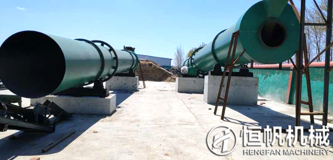 山東青島年產(chǎn)三萬噸牛糞有機肥顆粒生產(chǎn)線順利投產(chǎn)(圖1) 山東有機肥生產(chǎn)線設(shè)備